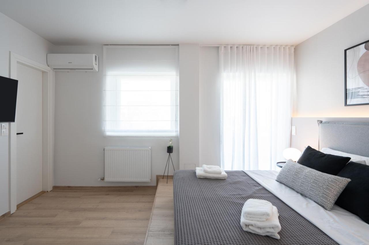 Luxury 4 Bedrooms Apartment Near Flisvos Marina Piræus Eksteriør billede