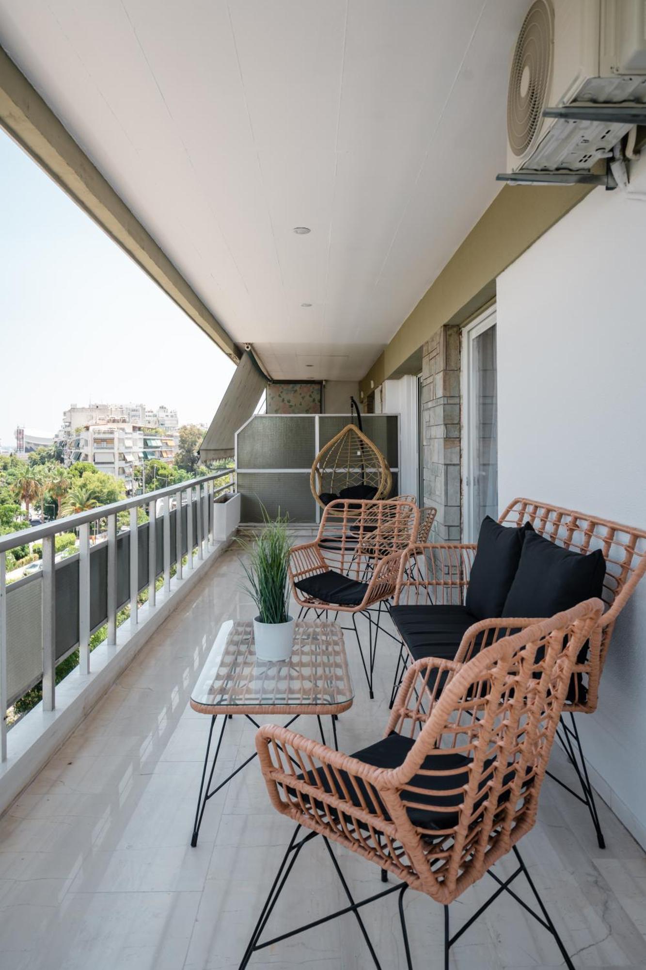 Luxury 4 Bedrooms Apartment Near Flisvos Marina Piræus Eksteriør billede