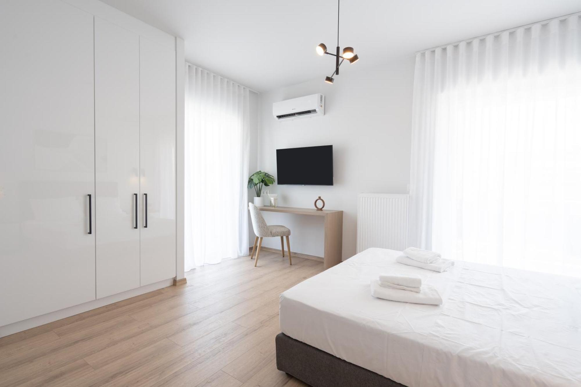 Luxury 4 Bedrooms Apartment Near Flisvos Marina Piræus Eksteriør billede