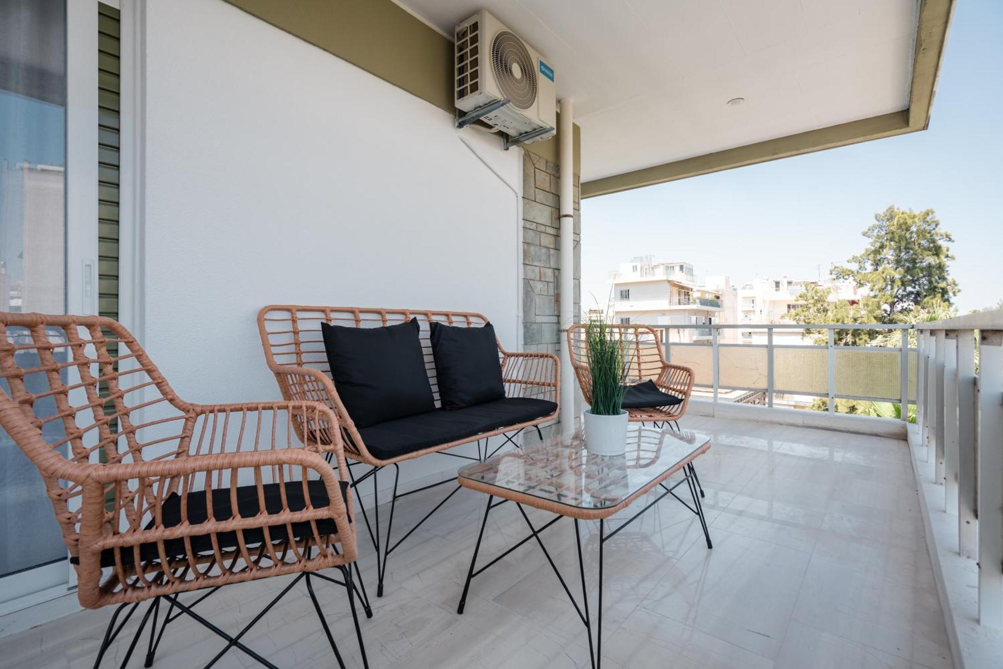 Luxury 4 Bedrooms Apartment Near Flisvos Marina Piræus Eksteriør billede