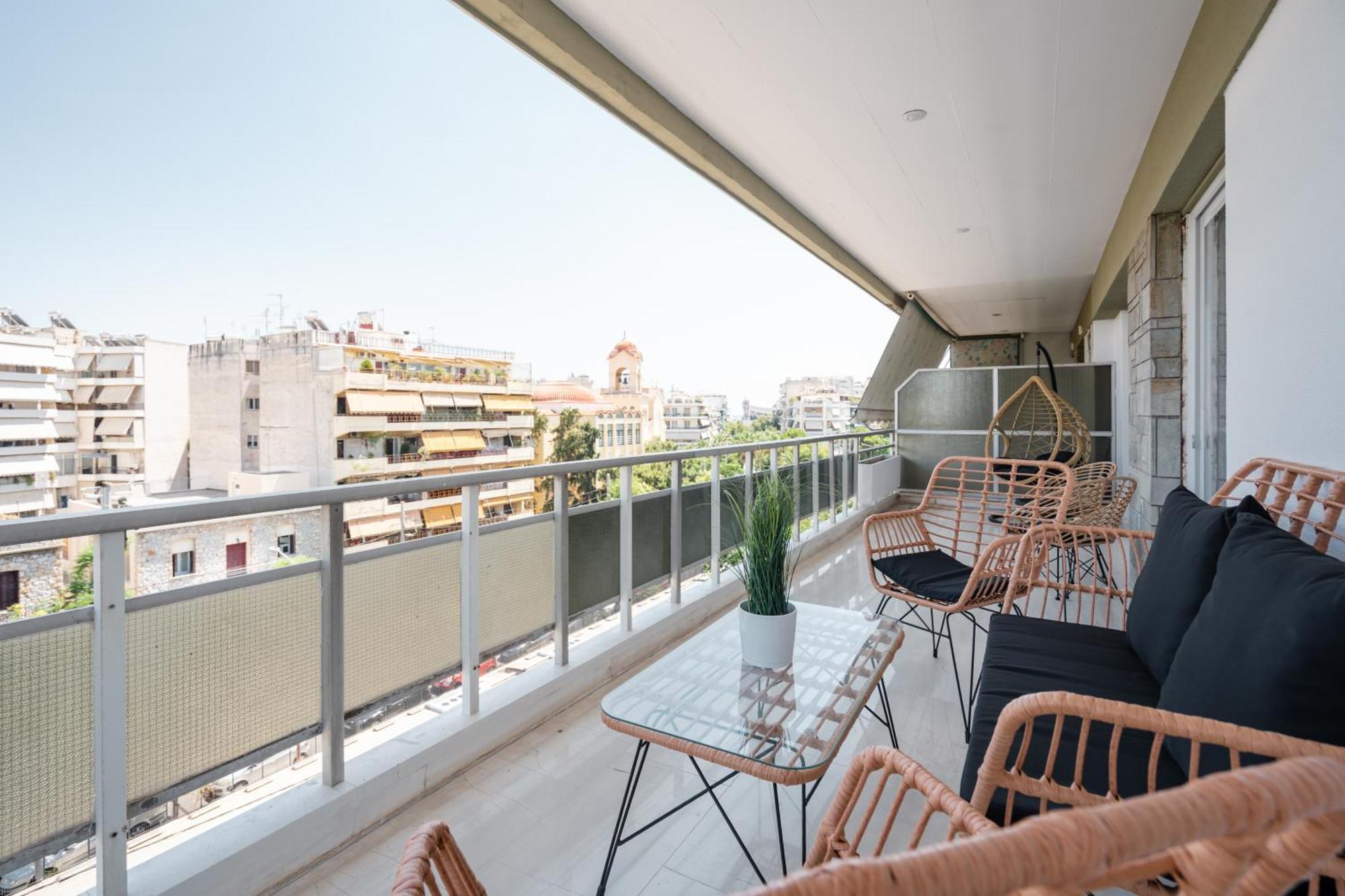 Luxury 4 Bedrooms Apartment Near Flisvos Marina Piræus Eksteriør billede