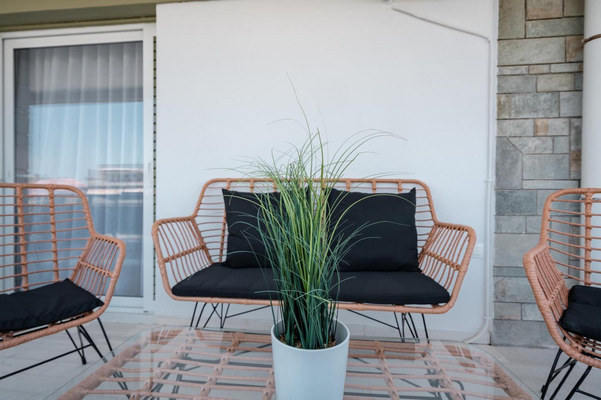 Luxury 4 Bedrooms Apartment Near Flisvos Marina Piræus Eksteriør billede