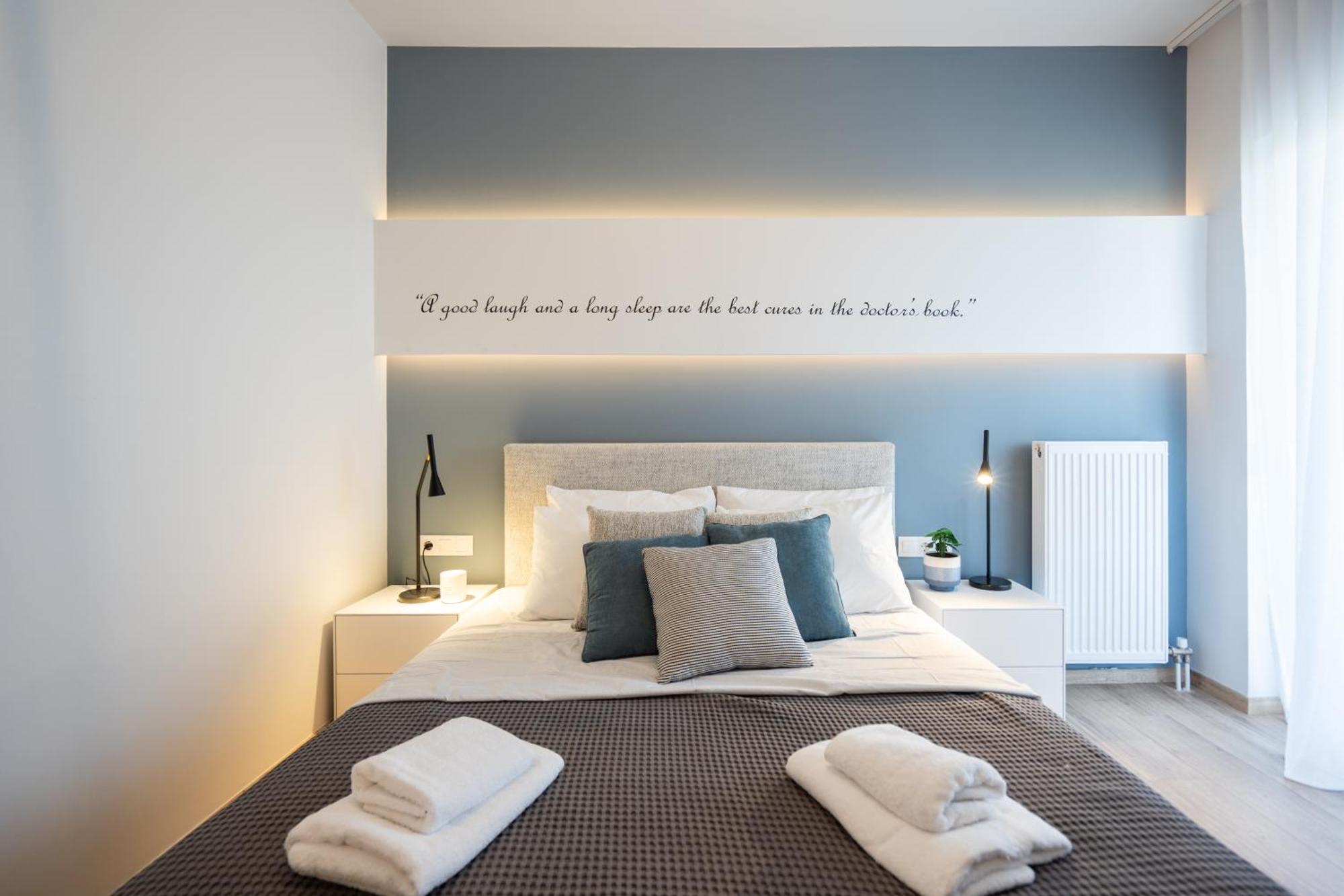 Luxury 4 Bedrooms Apartment Near Flisvos Marina Piræus Eksteriør billede
